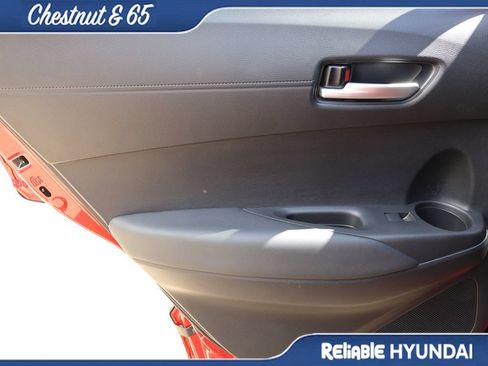 Used 2024 Toyota Corolla Cross XLE w/ Convenience Package AWD/4WD image 18