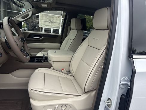 New 2026 GMC Yukon XL Denali w/ Denali Reserve Package AWD/4WD image 10