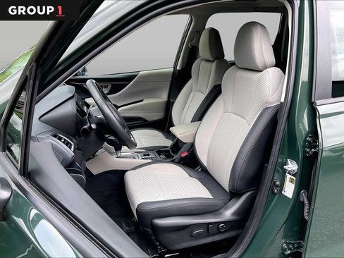 Used 2023 Subaru Forester Premium AWD/4WD image 8