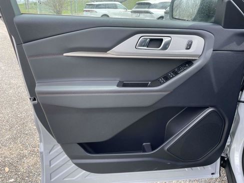 New 2026 Ford Explorer Active image 15