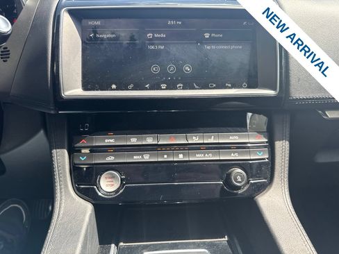 Used 2019 Jaguar F-PACE Prestige AWD/4WD image 27