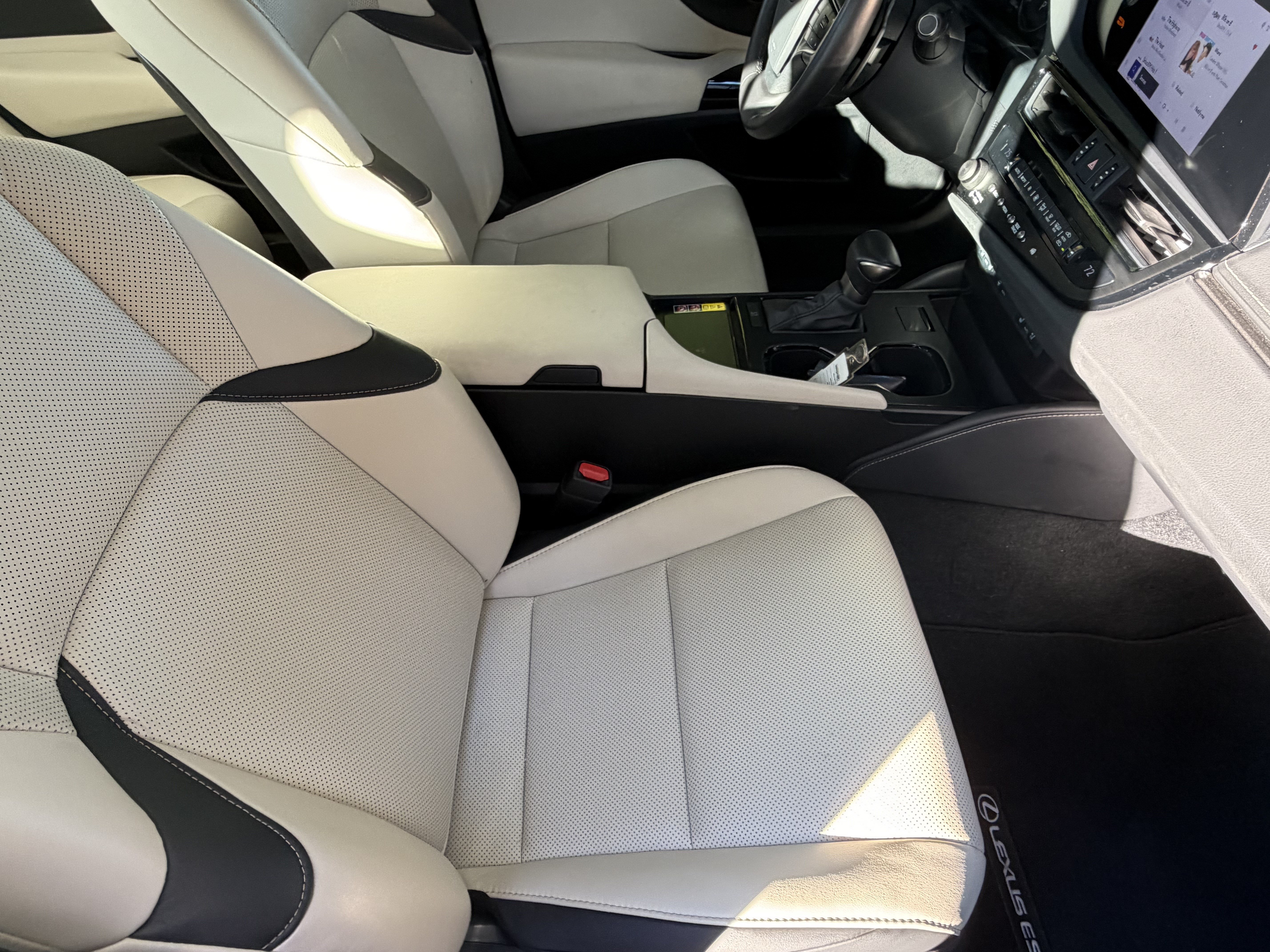 Used 2025 Lexus ES 350 w/ Premium Package FWD image 39