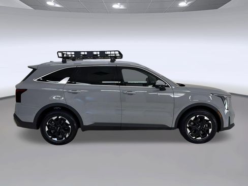 Used 2025 Kia Sorento S w/ Panoramic Sunroof Package FWD image 8