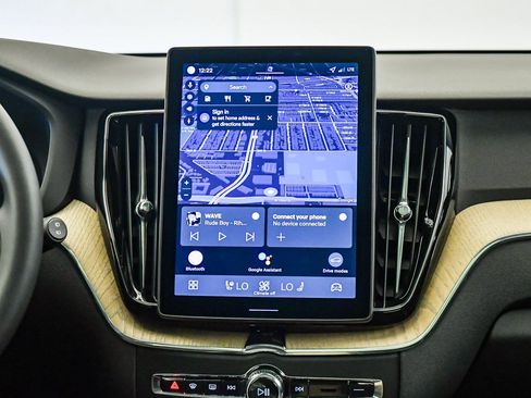 New 2026 Volvo XC60 B5 Plus w/ Climate Package PRO image 14