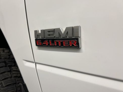 Used 2024 RAM 2500 Tradesman w/ Chrome Appearance Group image 34