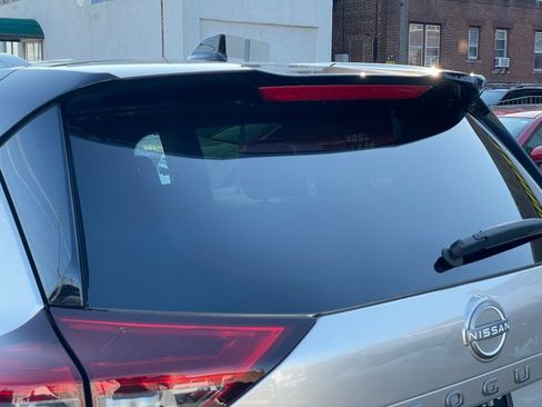 Certified 2025 Nissan Rogue SL AWD/4WD image 34