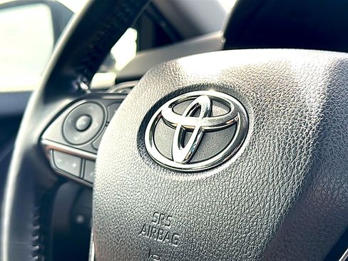 Used 2021 Toyota Camry XSE FWD image 30
