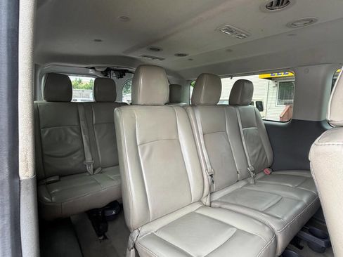 Used 2014 Nissan NV 3500 SL w/ Technology Package RWD image 16