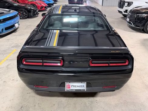 Used 2022 Dodge Challenger R/T Scat Pack RWD image 5