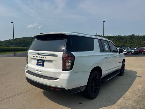 Used 2022 Chevrolet Suburban LS AWD/4WD image 4
