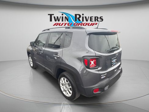 Certified 2023 Jeep Renegade Latitude w/ Premium Group AWD/4WD image 2