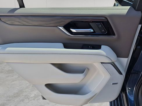 New 2026 GMC Yukon Denali image 17