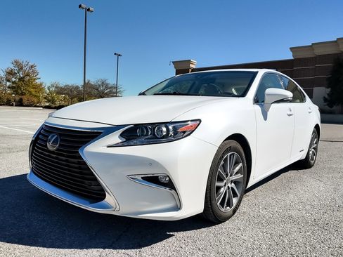 Used 2017 Lexus ES 300h image 49