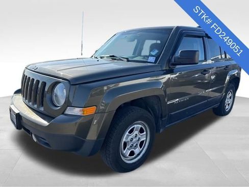 Used 2015 Jeep Patriot Sport image 3