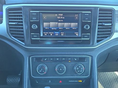 Used 2023 Volkswagen Atlas Cross Sport SE image 22