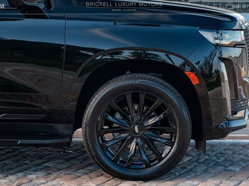 Used 2023 Cadillac Escalade ESV Luxury image 43