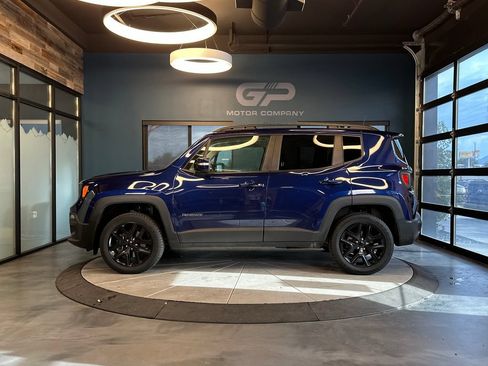 Used 2018 Jeep Renegade Altitude w/ UConnect 8.4 Nav Group AWD/4WD image 6