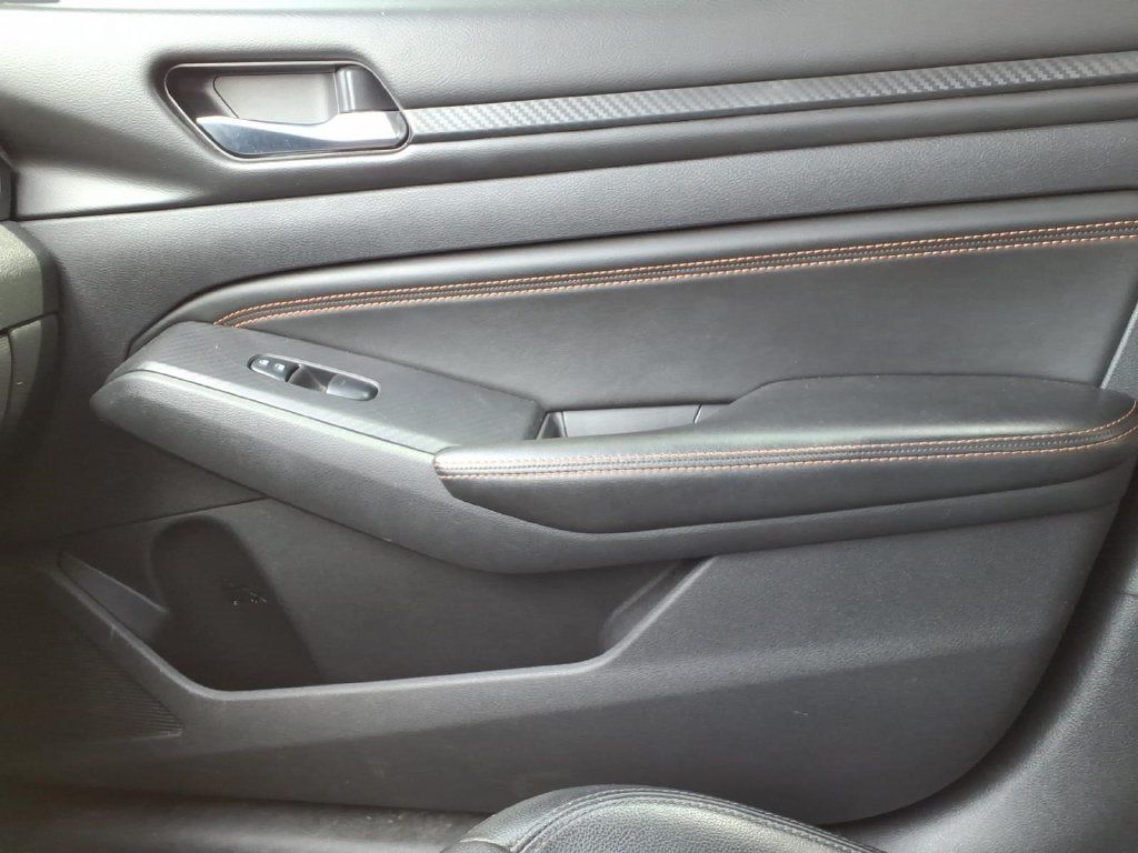 Used 2019 Nissan Altima 2.5 SR FWD image 22