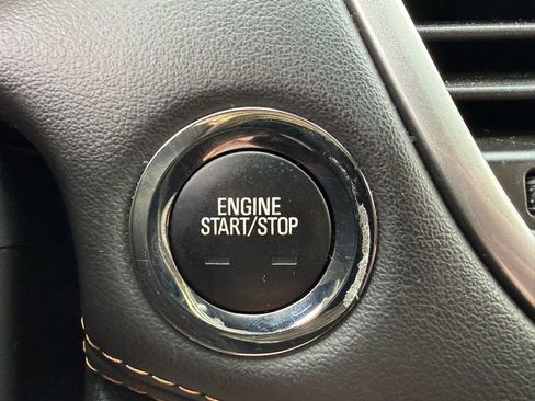 Used 2022 Chevrolet Trax LT w/ Midnight Edition image 14