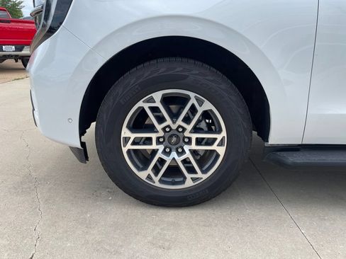 Certified 2025 Ford Expedition Active AWD/4WD image 23