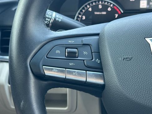 Used 2025 Cadillac CT4 Luxury w/ Sun And Sound Package RWD image 31
