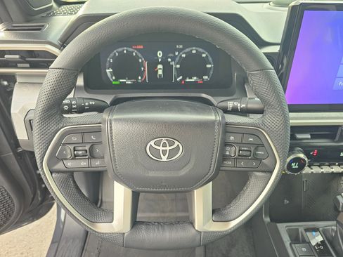 Used 2025 Toyota Tacoma Trailhunter HV image 22