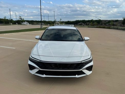 Used 2024 Hyundai Elantra SEL FWD image 7