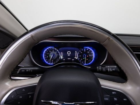 Used 2020 Chrysler Pacifica Limited image 31