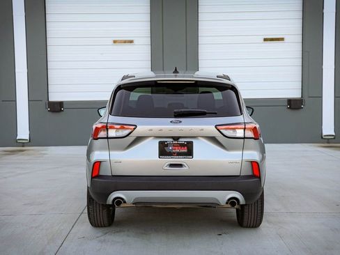 Used 2022 Ford Escape SE w/ Cold Weather Package AWD/4WD image 6
