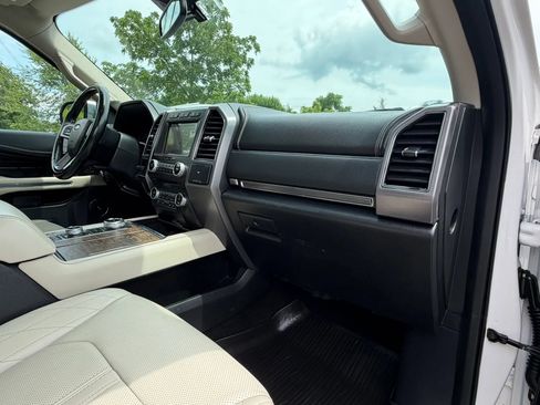 Used 2018 Ford Expedition Platinum AWD/4WD image 12