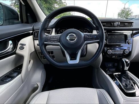 Used 2022 Nissan Rogue Sport SL AWD/4WD image 6