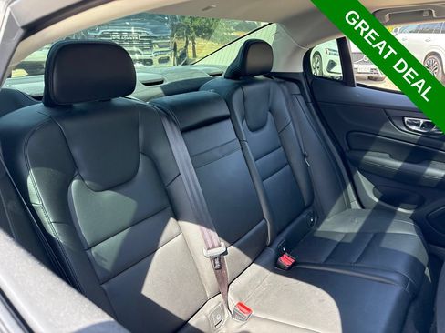 Used 2019 Volvo S60 T6 Momentum w/ Premium Package AWD/4WD image 10