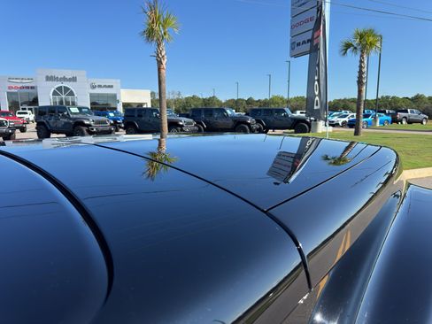 Used 2004 Chevrolet SSR w/ Preferred Equipment Group image 28