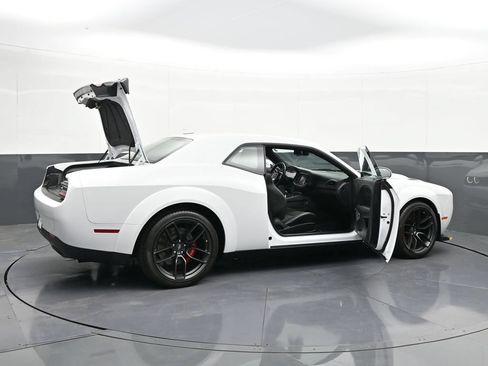 Used 2022 Dodge Challenger R/T Scat Pack RWD image 41