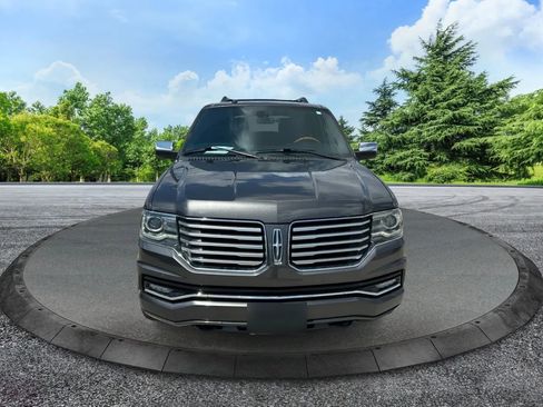Used 2016 Lincoln Navigator Select image 2
