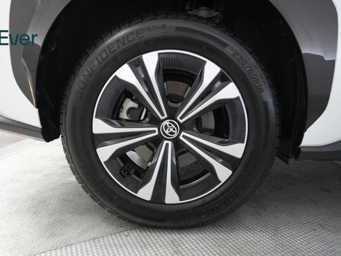 Used 2023 Toyota bZ4X AWD w/ Weather Package image 22
