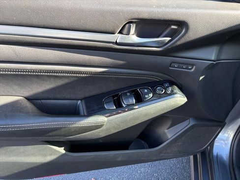 Used 2020 Nissan Altima 2.5 Platinum image 23