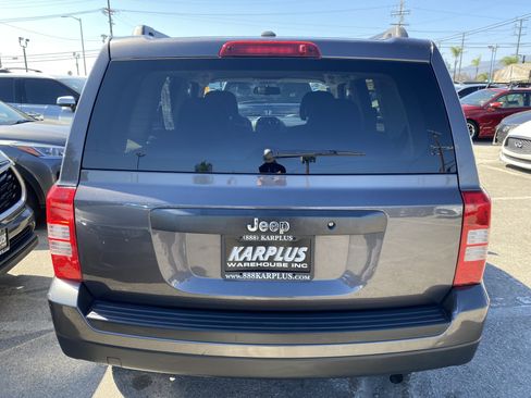 Used 2016 Jeep Patriot Sport FWD image 9
