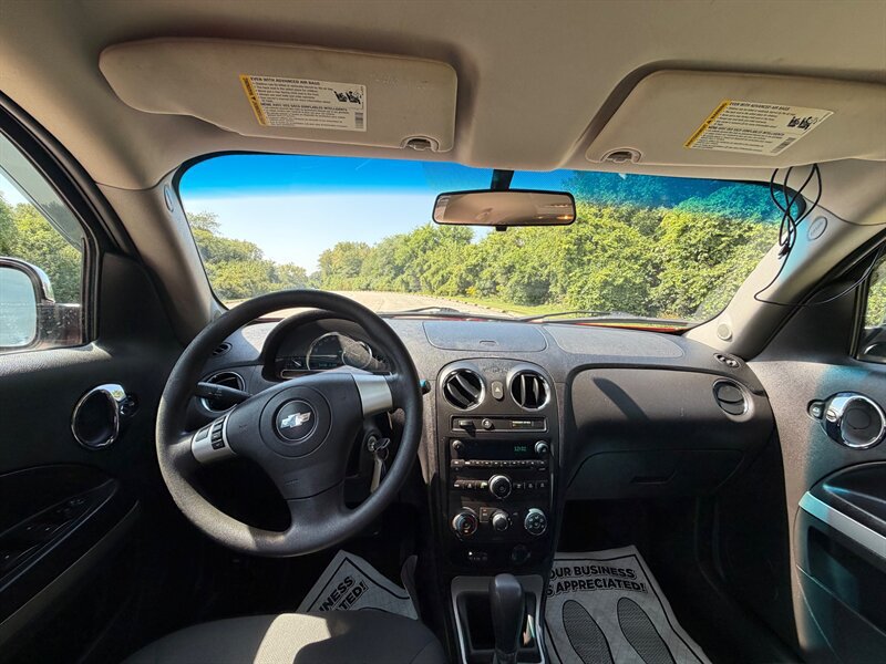 Used 2010 Chevrolet HHR LT FWD image 10