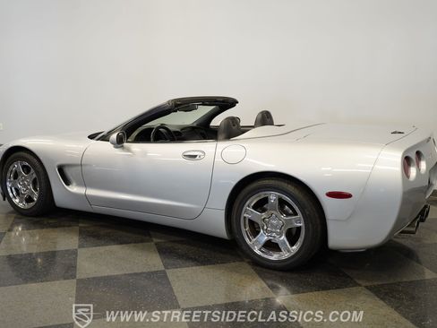 Used 1998 Chevrolet Corvette Convertible w/ Performance Handling Pkg RWD image 9