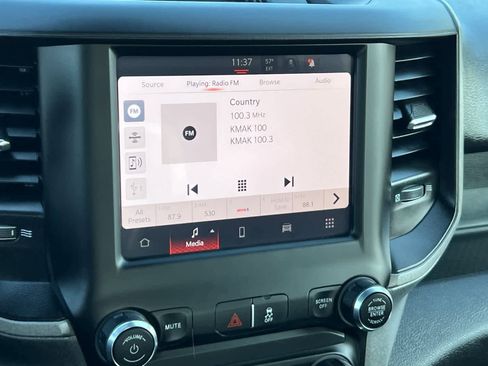 Used 2024 RAM 2500 Tradesman w/ Chrome Appearance Group image 21