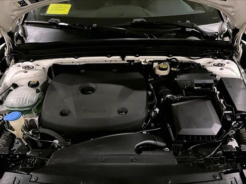 Used 2021 Volvo XC40 T5 R-Design w/ Advanced Package AWD/4WD image 29