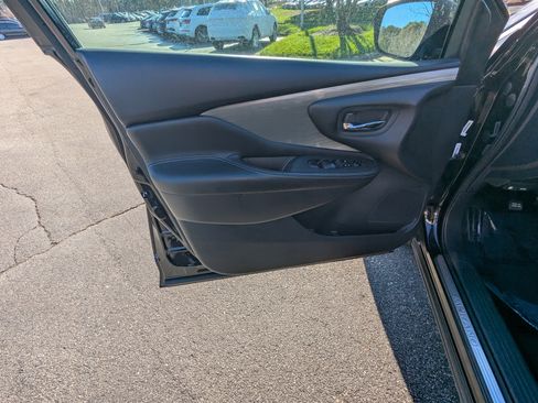 Used 2017 Nissan Murano SV image 15