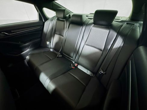 Used 2018 Honda Accord Sport image 20