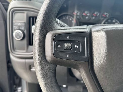 Used 2020 Chevrolet Silverado 1500 Custom w/ Custom Value Package image 21