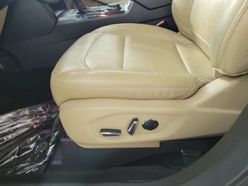 Used 2016 Ford Explorer XLT w/ Equipment Group 202A AWD/4WD image 14
