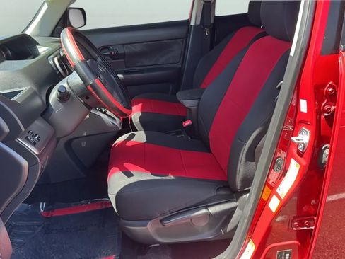 Used 2014 Scion xB FWD image 21
