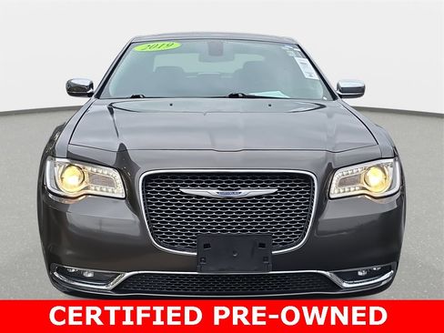 Certified 2019 Chrysler 300 Limited image 2