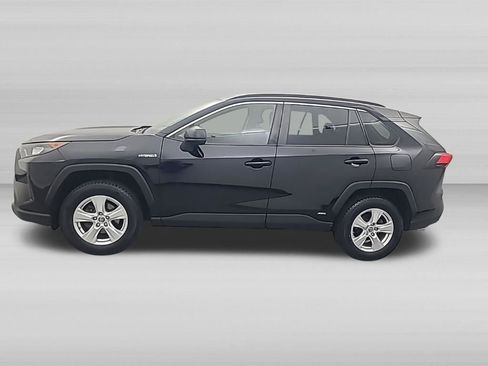 Used 2019 Toyota RAV4 LE w/ Carpet Mat Package AWD/4WD image 6