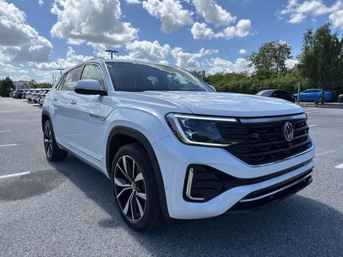 Certified 2024 Volkswagen Atlas Cross Sport SEL Premium R-Line AWD/4WD image 8